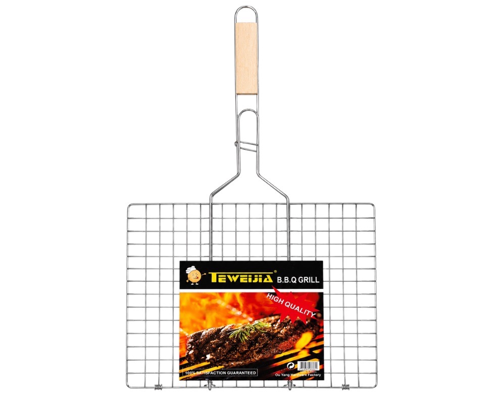 E 07/26 - BBQ Grill With Handle 29 x 39 cm